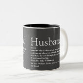 Moderne graue Typografie Spaß Husband Definition Zweifarbige Tasse (VorderseiteRechts)