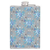 Moderne graue und blaue Holiday Snowflakes Muster Flachmann (Rückseite)