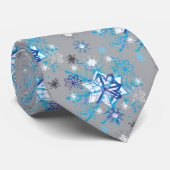 Moderne graue und blaue Holiday Snowflakes Muster Krawatte (Gerollt)