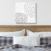 Moderne Gray Dahlia Square Leinwanddruck (Insitu (Schlafzimmer))