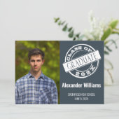 Moderne Gray Male Foto Graduation Party Einladung (Stehend Vorderseite)