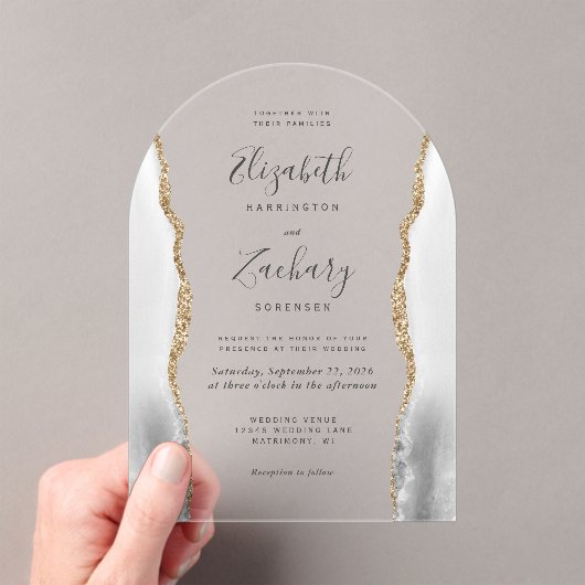 Moderne Gray White Gold Agate Arch Wedding Acryleinladungen (Insitu (Handheld))