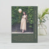 Moderne Green Two Foto Graduation Party - Einladun Einladung (Stehend Vorderseite)