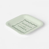 Moderne Green Wavy Frame Wedding Pappteller (Gewinkelt)