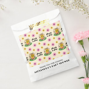 Moderne Groovy Daisy Pink Gelb Sie ist bereit zu p Geschenktütchen