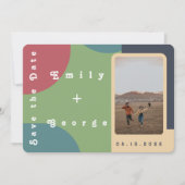 Moderne Groovy farbenfrohe Retro Foto Hochzeit Save The Date (Vorderseite)