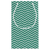Moderne grüne Chevronen mit Monogramm Kleine Geschenktüte (Rückseite)