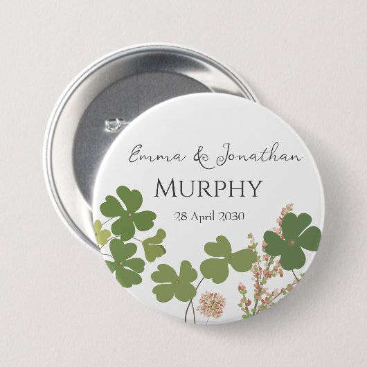Moderne grüne Irische Leaf Clover Wedding Button (Vorne & Hinten)