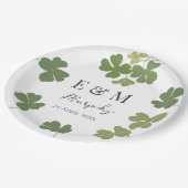 Moderne grüne Irische Leaf Clover Wedding Pappteller (Schrägansicht)