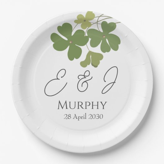 Moderne grüne Irische Leaf Clover Wedding Pappteller (Vorderseite)