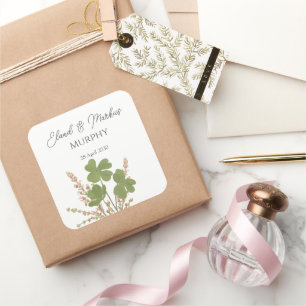Moderne grüne Irische Leaf Clover Wedding Quadratischer Aufkleber