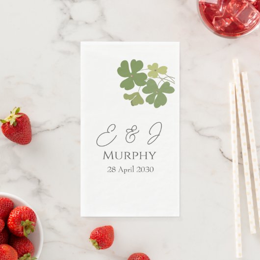 Moderne grüne Irische Leaf Clover Wedding Serviette (Beispiel)