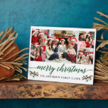 Moderne grüne Kalligrafie 5 Foto Weihnachten Fotoplatte<br><div class="desc">Moderne Kalligraphie Script 5 Foto Familienfoto Collage Frohe Weihnachten 8x10 Foto Plaque beinhaltet Watercolor Christmas Holly Berries - Grüne Schrift</div>
