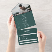 Moderne grüne lässige Initialen Foto Hochzeit All In One Einladung (Abreißen)