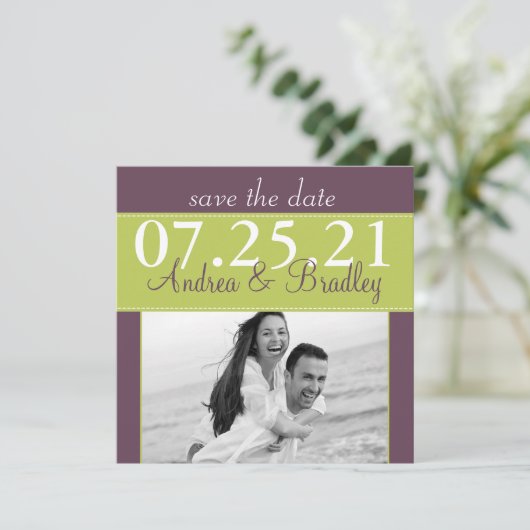 Moderne grüne Lila Hochzeit retten das Datum Save The Date (Stehend Vorderseite)
