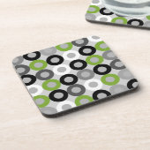 Moderne grüne, schwarz-weiße Punkte Kork-Untersetz Untersetzer (Linke Seite)