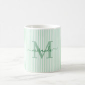 Moderne grüne Streifen-Monogramm-Name Kaffeetasse (Mittel)