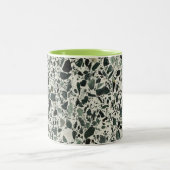 Moderne grüne Terrazzo Zweifarbige Tasse (Mittel)