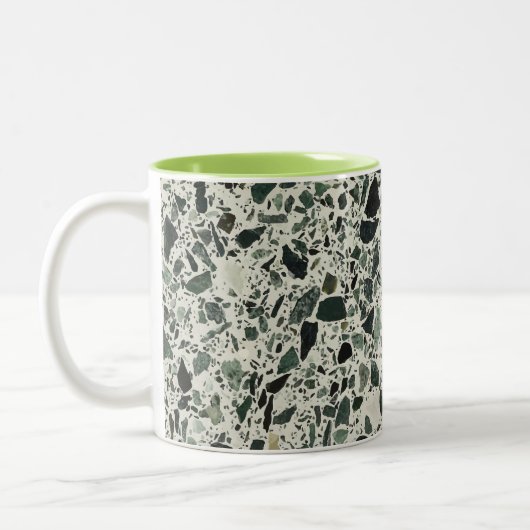 Moderne grüne Terrazzo Zweifarbige Tasse (Links)