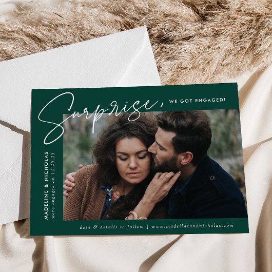 Moderne grüne Überraschung Foto Verlobung Ankündigung