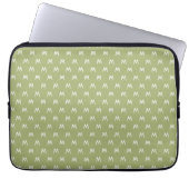 Moderne grüne und weiße Monogramm Laptopschutzhülle (Vorderseite)