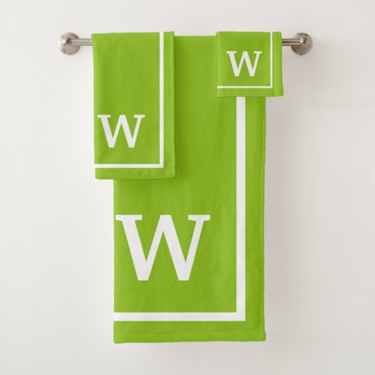 moderne grüne weiße personalisierte Monogramm  Badhandtuch Set (Insitu)