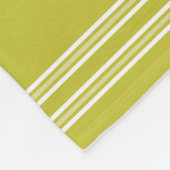 Moderne grüne weiße Streifen personalisiert Fleecedecke (Ecke)