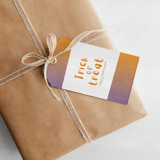 Moderne Halloween-Orange- und Violetteags Geschenkanhänger