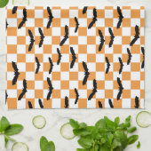 Moderne Halloween Spookobas Orange Checkerboard Geschirrtuch (Gefaltet)