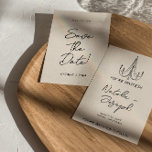 Moderne handgeschriebene, Gezeichnet Retro-Quirky- Save The Date<br><div class="desc">Dieses moderne & Retro funky minimalistische Wedding Save The Date Template ist ideal für Sie. Wenn Sie auf der Suche nach einer hübschen, eleganten und leicht anzupassen Wedding Save The Date Template .Eine sehr elegante und schicke schwarz cremig kühn kahle Hand geschrieben Hochzeit speichern Sie das Datum Einladung. Die Schrift...</div>