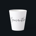 Moderne handgeschriebene Skripttypografie Milchtasse<br><div class="desc">Eine ungewöhnliche moderne Tasse mit trendigen Schriftzeichen. Fügen Sie Ihren eigenen Namen hinzu. Wenn Sie es vorziehen,  aus vielen anderen Schriften zu wählen.</div>