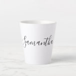 Moderne handgeschriebene Skripttypografie Milchtasse<br><div class="desc">Eine ungewöhnliche moderne Tasse mit trendigen Schriftzeichen. Fügen Sie Ihren eigenen Namen hinzu. Wenn Sie es vorziehen,  aus vielen anderen Schriften zu wählen.</div>