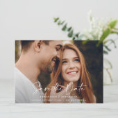 Moderne handgeschriebene Typografie Hochzeit 1 Fot Save The Date (Stehend Vorderseite)