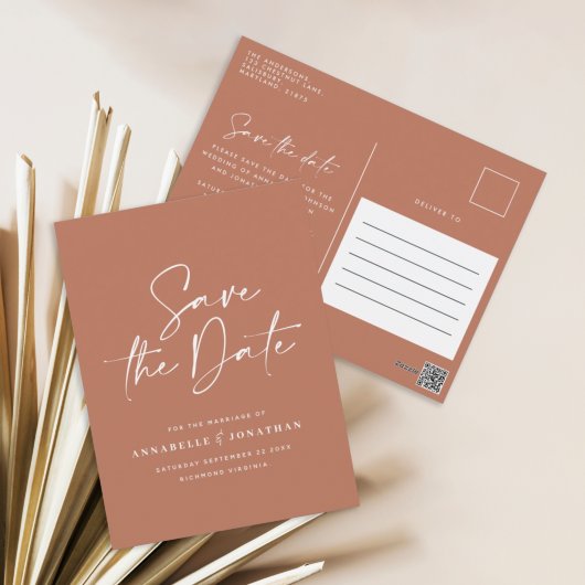 Moderne handgeschriebene Typografie Hochzeit Terra Postkarte