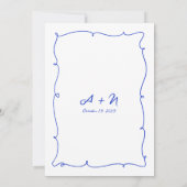 Moderne handgezeichnete Blue Cursive Monogram Wedd Einladung (Rückseite)