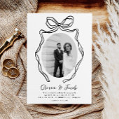 Moderne handgezeichnete Bow Whimsical Foto Hochzei Einladung