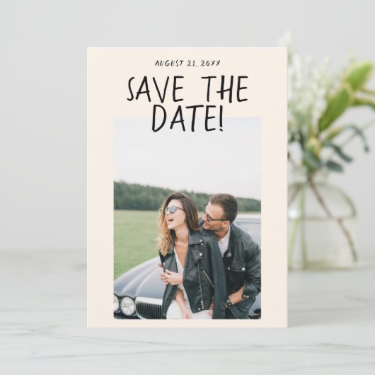 Moderne handgezeichnete romantische Retro-Foto Hoc Save The Date (Stehend Vorderseite)