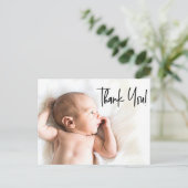 Moderne Handschrift Baby Foto Birth Danke Postkarte (Stehend Vorderseite)