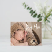 Moderne Handschrift Danke Baby Foto Birth Postkarte (Stehend Vorderseite)