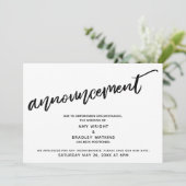 Moderne Handschrift verzögert Hochzeitsankündigung Einladung (Stehend Vorderseite)