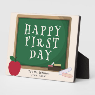 Moderne Happy First Day - Namensschild Fotoplatte