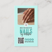 Moderne hellblaue Teal-Logo-QR-Code-Foto-NAIL-TECH Visitenkarte (Vorderseite)