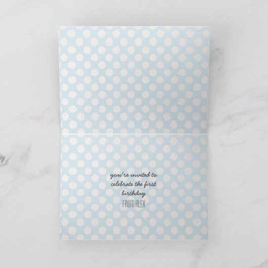 Moderne hellblaue und schwarze 1-Jahres-Punkte Einladung (Innenseite)