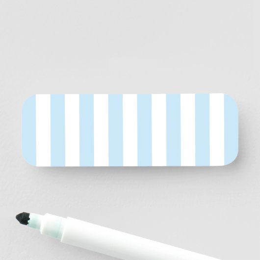 Moderne hellblaue und weiße gestreifte Decke Namensschild (Beispiel)