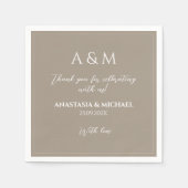 Moderne hellbraune minimalistische Hochzeitsservie Serviette (Vorderseite)