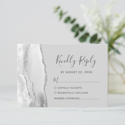 Moderne, hellgraue Silber-Agate-Hochzeitkarte RSVP Karte (Stehend Vorderseite)