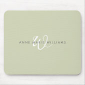 Moderne Hellgrün-Weiße Skript-Monogramm Mousepad (Vorne)