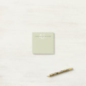 Moderne Hellgrün-Weiße Skript-Monogramm Post-it Klebezettel (Auf Schreibtisch)