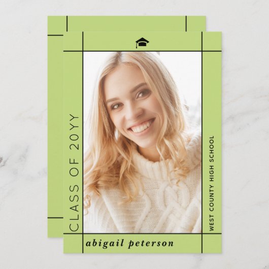 Moderne, hellgrüne Klasse 2025 Abschluss Foto Ankündigung (Vorne/Hinten)