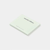Moderne hellgrüne Sagenbrosche mit individuellem N Post-it Klebezettel (angewinkelt)